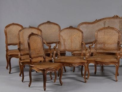 Salon en hêtre naturel mouluré sculpté de...