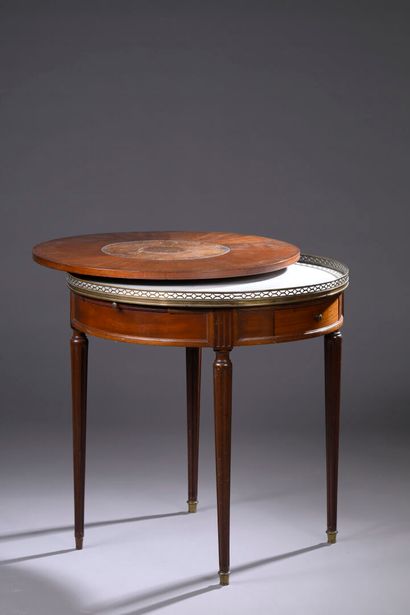 Mahogany and mahogany veneer 