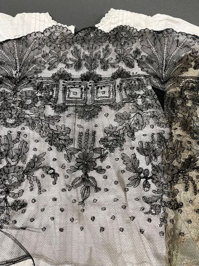 Lot of mourning lace and a christening d...