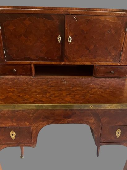 Bureau bonheur du jour, in wood veneer inlaid...