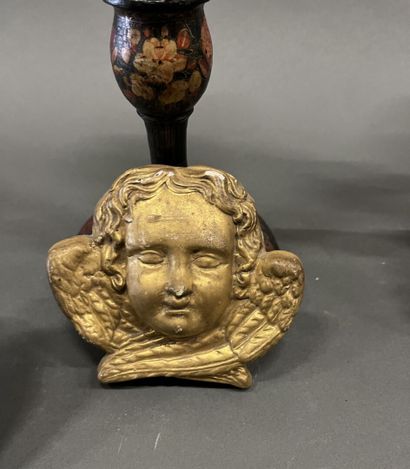Small lot of trinkets: two piques cierge,...