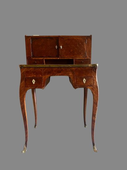 Bureau bonheur du jour, in wood veneer inlaid...