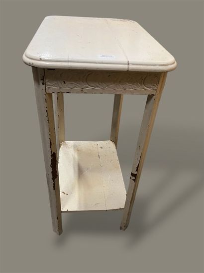 White stained wood tea table with one shelf.
Damage...