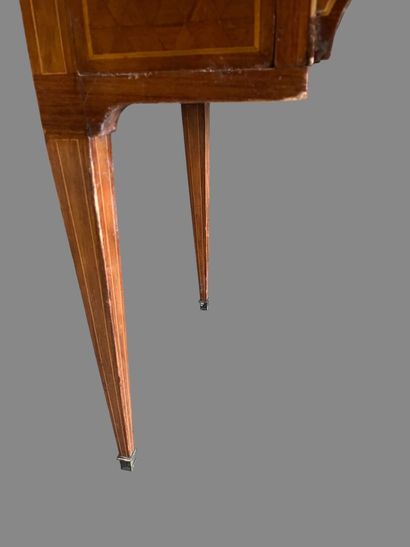Lady's writing desk in veneered wood inlaid...