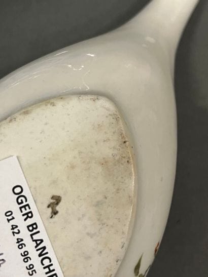 Small lot of trinkets: two piques cierge,...