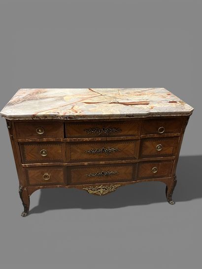 Veneered chest of drawers with five drawers...