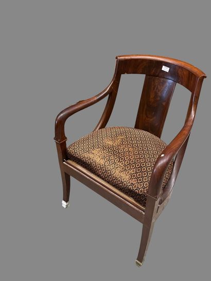 Two pairs of chairs, one with a colonette...