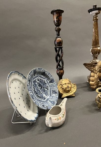 Small lot of trinkets: two piques cierge,...