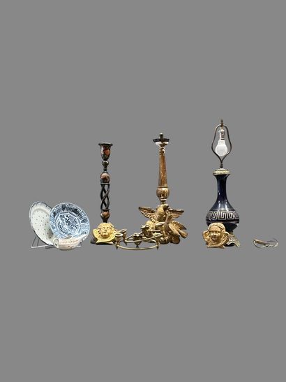 Small lot of trinkets: two piques cierge,...
