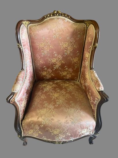 Natural wood, partially gilded, molded bergère...