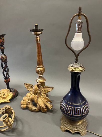 Small lot of trinkets: two piques cierge,...