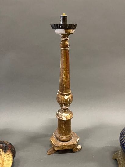 Small lot of trinkets: two piques cierge,...