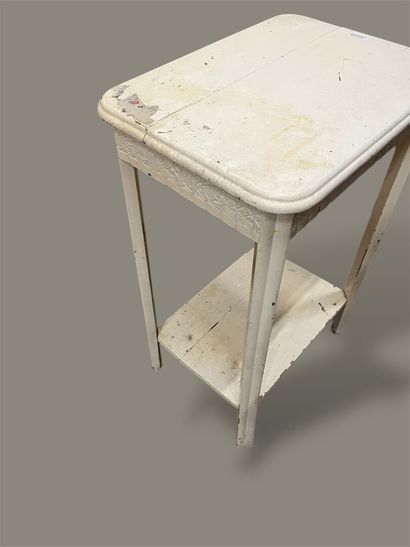 White stained wood tea table with one shelf.
Damage...