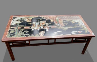 Table basse dans le goût de la Chine, le...