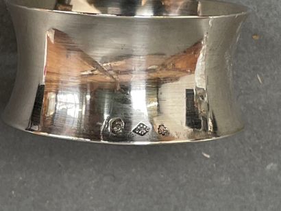 Lot en argent Minerve comprenant : 
-Timbale...
