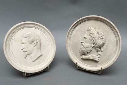 Deux médaillons en plâtre :
- Napoléon III
-...