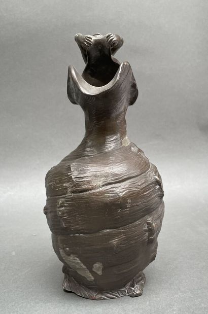 Henri HUPPE (1855-1911)
Pichet en étain à...
