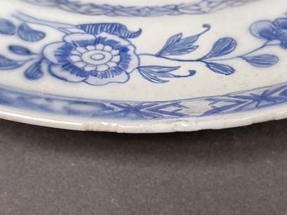 Paire d'assiettes en porcelaine à décor de...