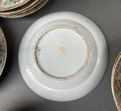 Ensemble en porcelaine de Canton à décor...