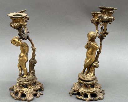 Paire de flambeaux à deux lumières en bronze...