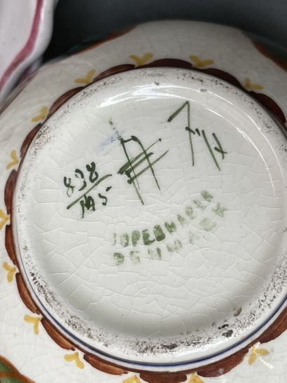 Lot ce céramiques comprenant : assiettes...