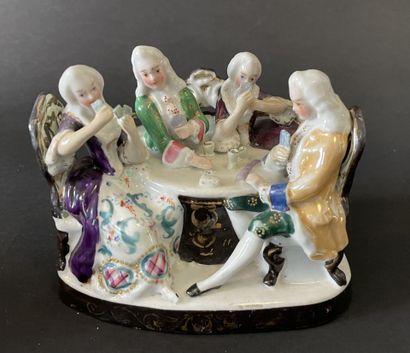 Huit groupes en porcelaine représentant des...