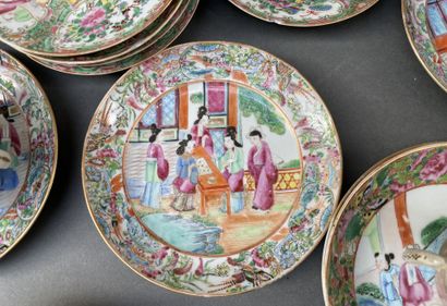 Ensemble en porcelaine de Canton à décor...