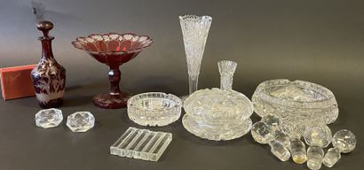 Lot de verrerie et cristal comprenant carafe...