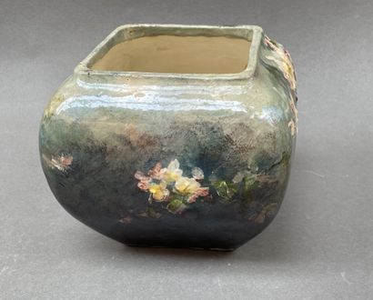 MONTIGNY-SUR-LOING
Vase quadrangulaire balustre...