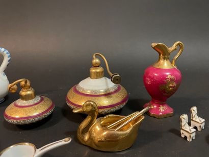 Lot de vaisselle en porcelaine comprenant...