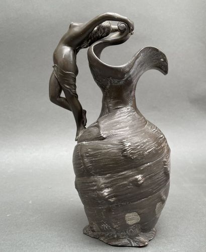 Henri HUPPE (1855-1911)
Pichet en étain à...