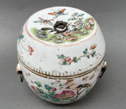 Bol couvert en porcelaine en forme de tonneau...