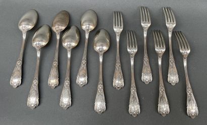 Six couverts en argent, modèle rocaille,...