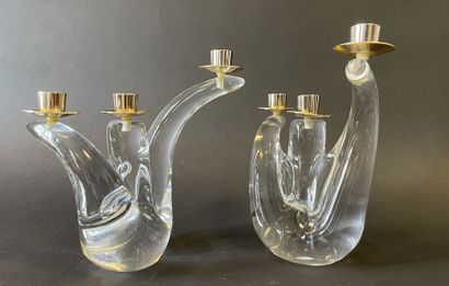 SCHNEIDER
Paire de bougeoirs à trois lumières...