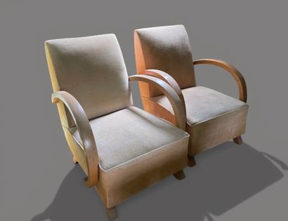 Paire de fauteuils confortables en bois clair
Style...