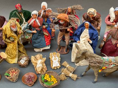 Ensemble de 19 santons en terre cuite Jouglas...