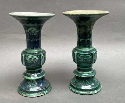 Ensemble de vases et théière en céramique...