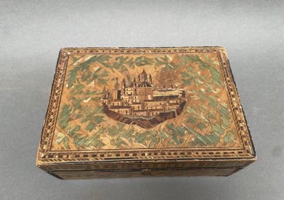 Coffret en marqueterie de paille à décor...