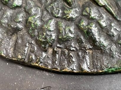Lot de statuettes comprenant : 
grenouilles,...