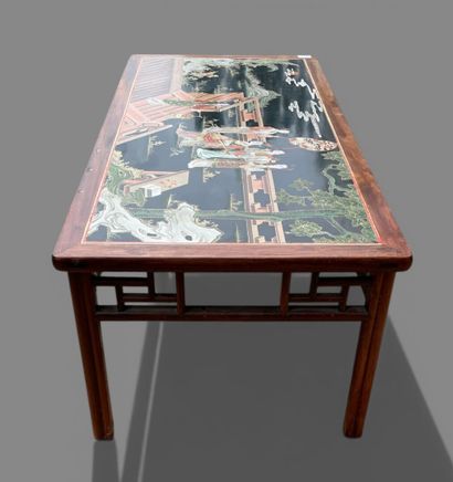 Table basse dans le goût de la Chine, le...