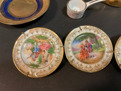 Lot de vaisselle en porcelaine comprenant...