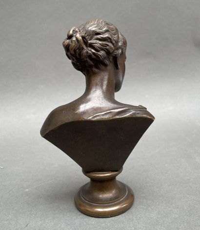 Henri HUPPE (1855-1911)
Pichet en étain à...