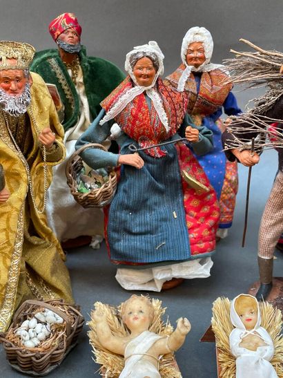 Ensemble de 19 santons en terre cuite Jouglas...