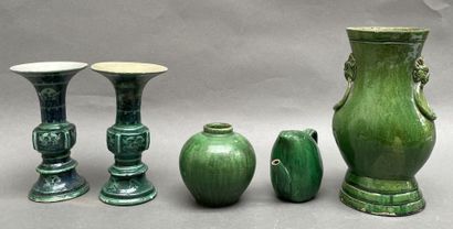 Ensemble de vases et théière en céramique...