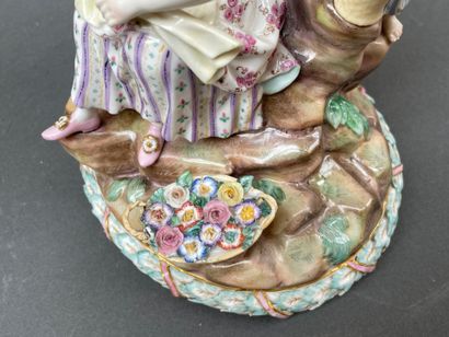 MEISSEN
Scène galante avec un enfant sous...