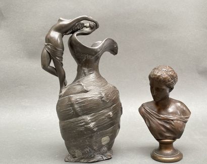 Henri HUPPE (1855-1911)
Pichet en étain à...