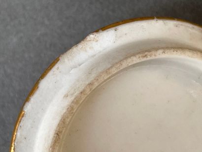Petit pot à crème couvert en porcelaine à...