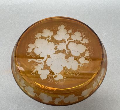 Verre et coupe en verre de Bohême teinté...