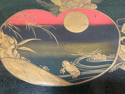 Lot de laque du Japon : plateaux, coupe à...