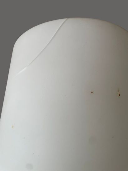 Etagère en métal laqué blanc et rouge en...